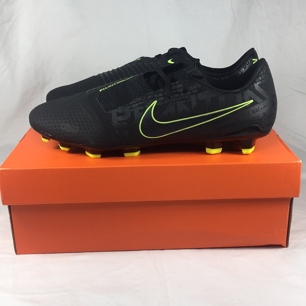 Nike Phantom Venom Pro FG Soccer Cleats